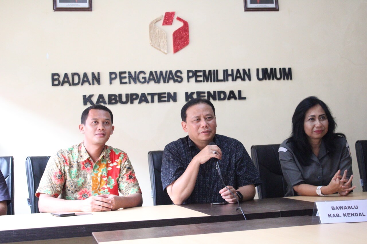 Ketua Bawaslu RI Hadiri Pembukaan Vidcon Pengawasan di Kendal