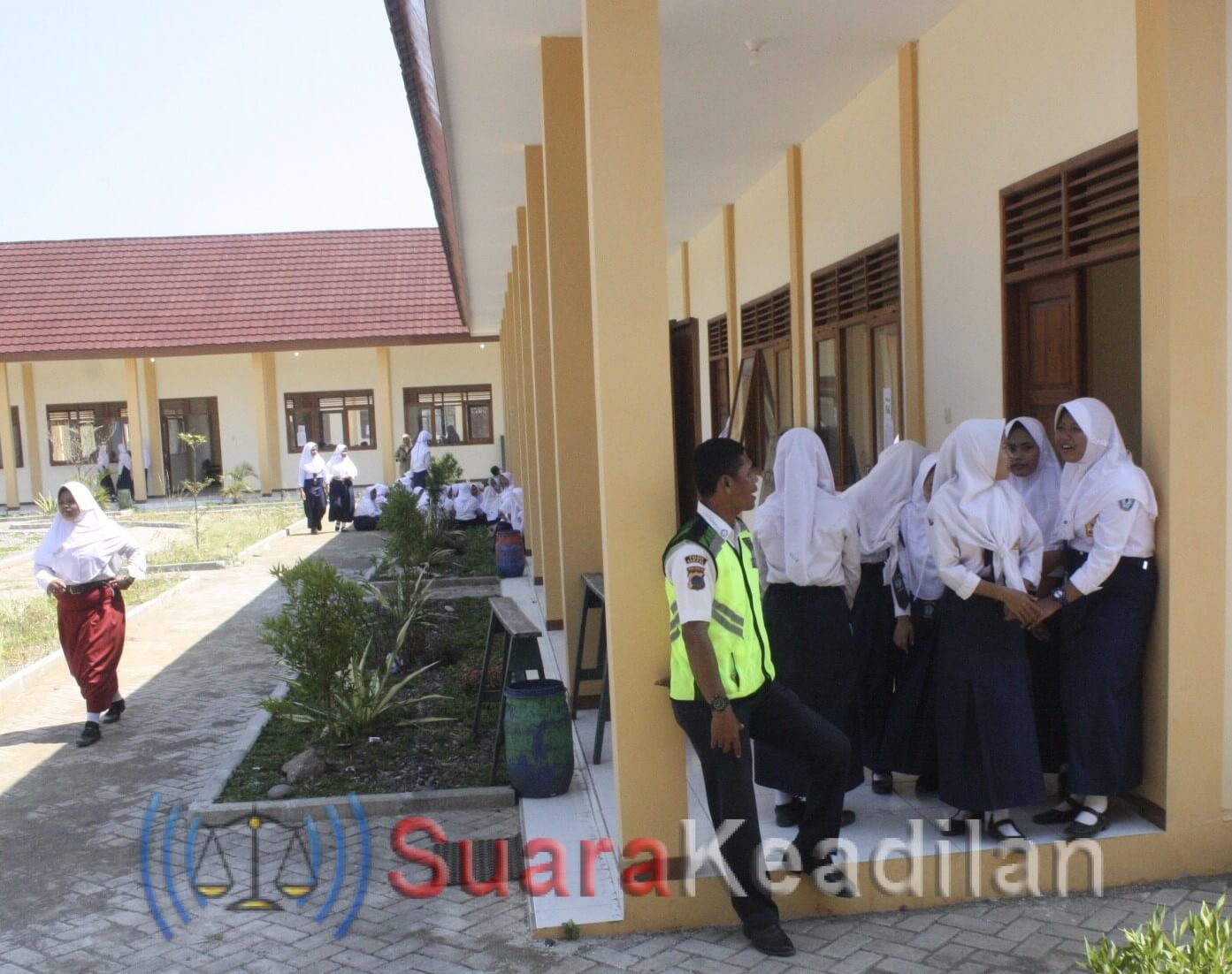 Siswa SMPN 2 Pegandon Tempati Gedung Sekoolah Baru