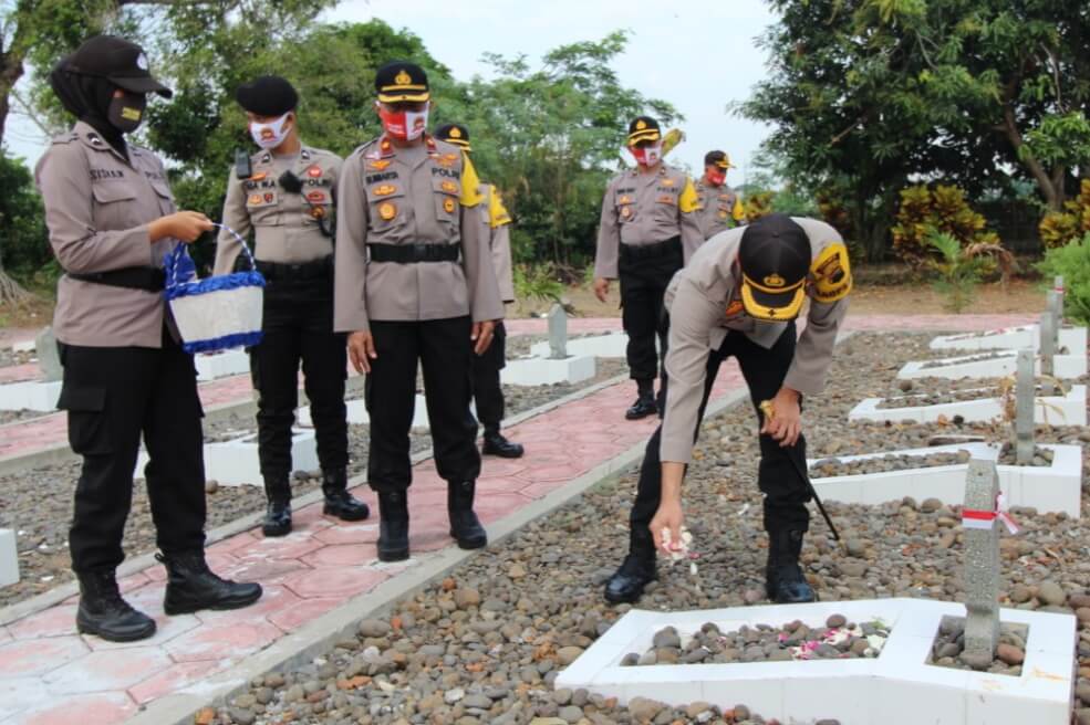 Kapolres Minta Anggotanya Teladani Perjuangan Para Pahlawan