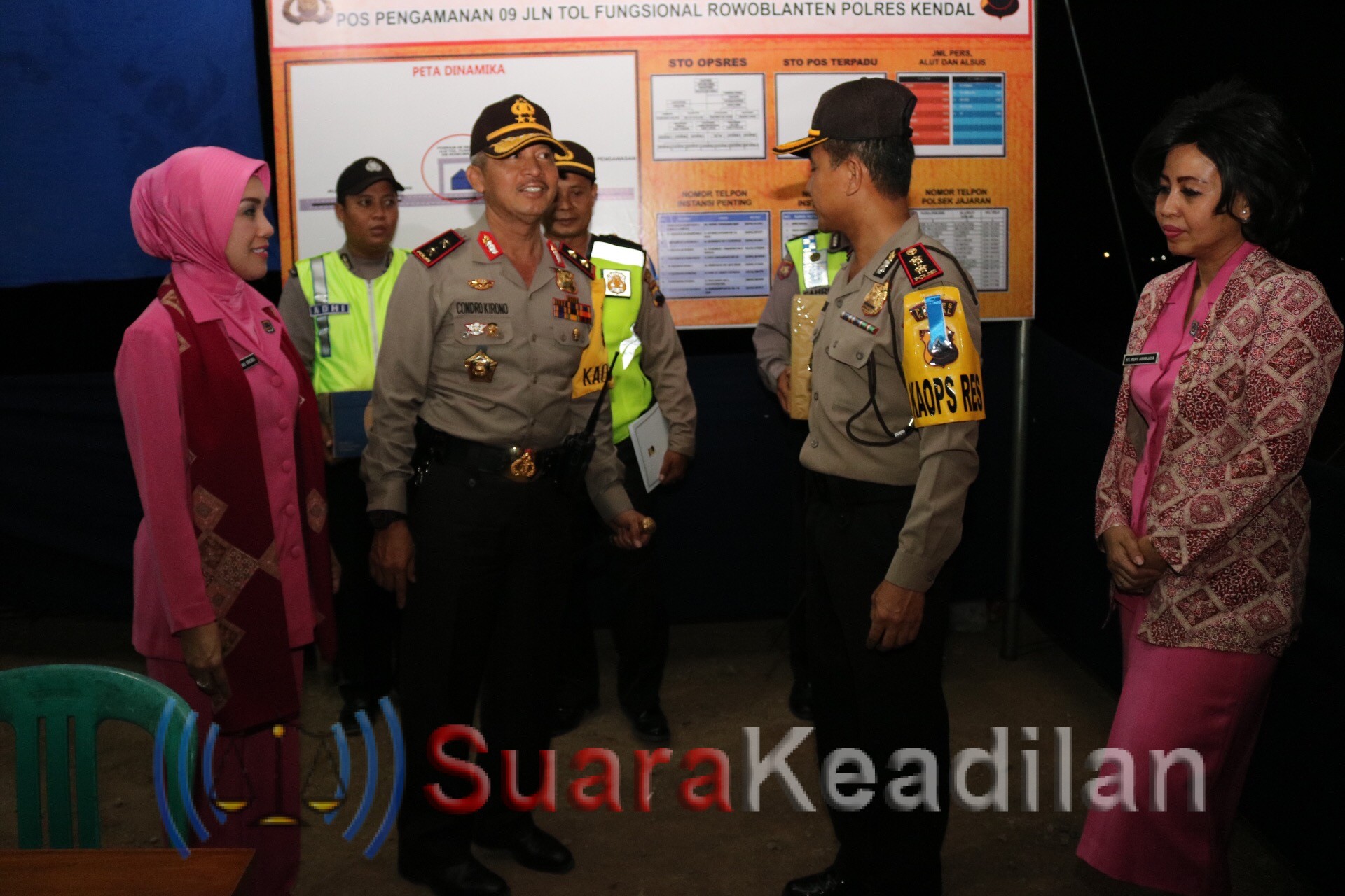 Sambangi Pospam Weleri, Kapolda Semangati Petugas dan Beri Bingkisan