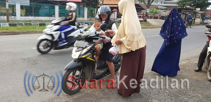 PO Putra Malindo berbagi Takjil