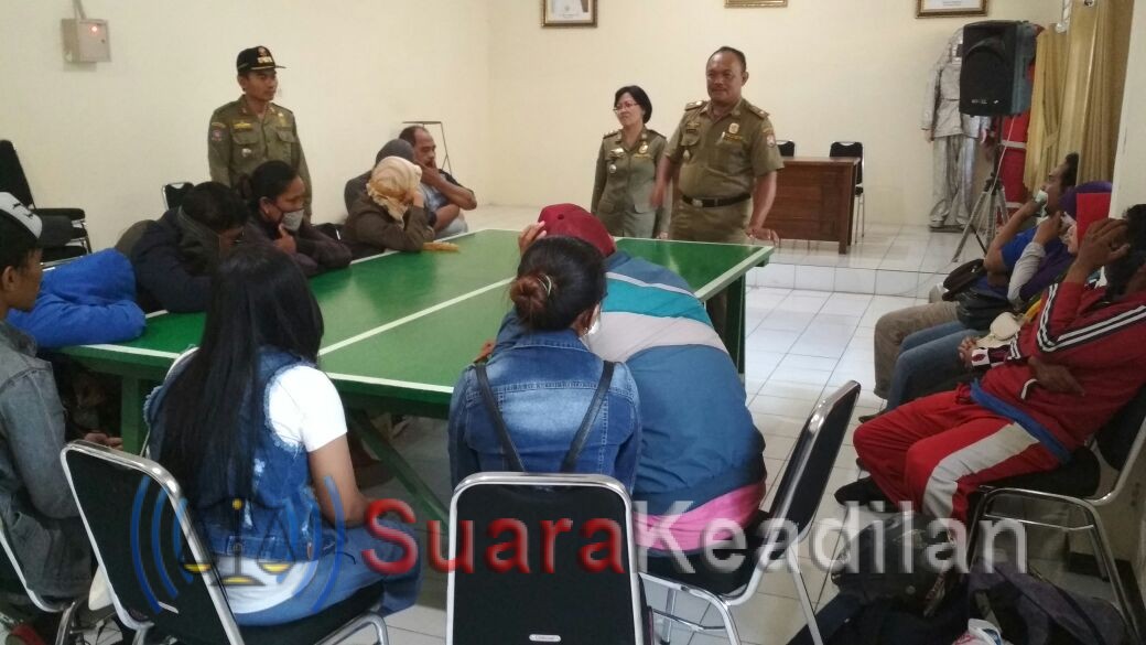 Delapan Pasangan Mesum, Diamankan Satpol PP Di Kamar Hotel
