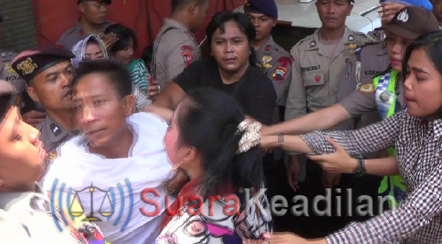 Eksekusi Toko Pertanian Berakhir Ricuh