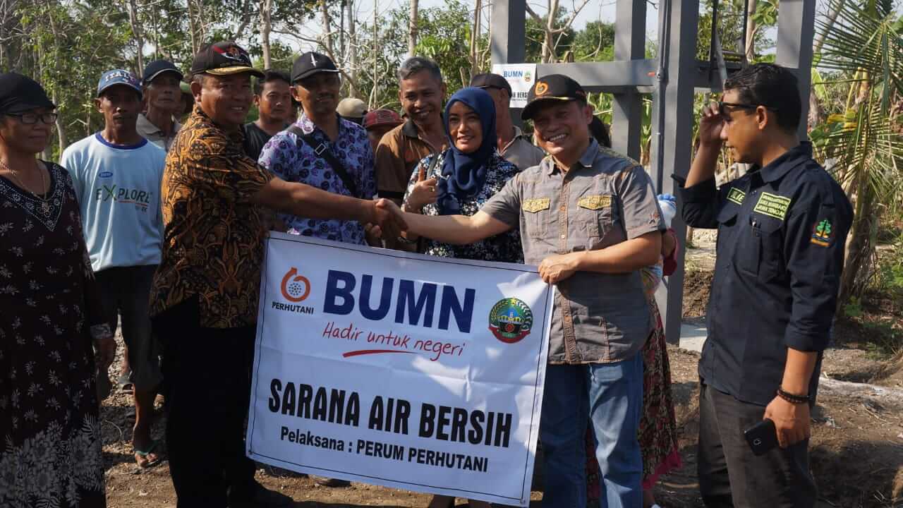 Atasi Kakeringan, Perhutani KPH Blora Beri Bantuan Sumur