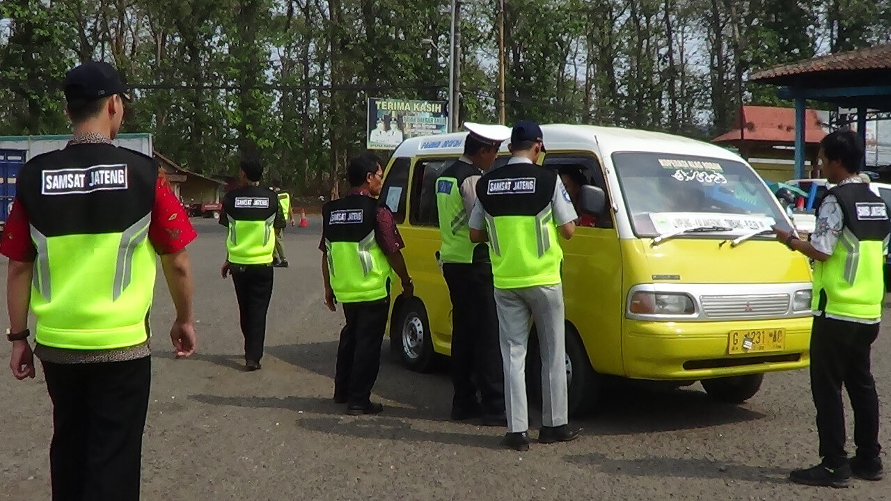Wajib Pajak Kendaraan Bermotor Nunggak Pajak Rp 7 M