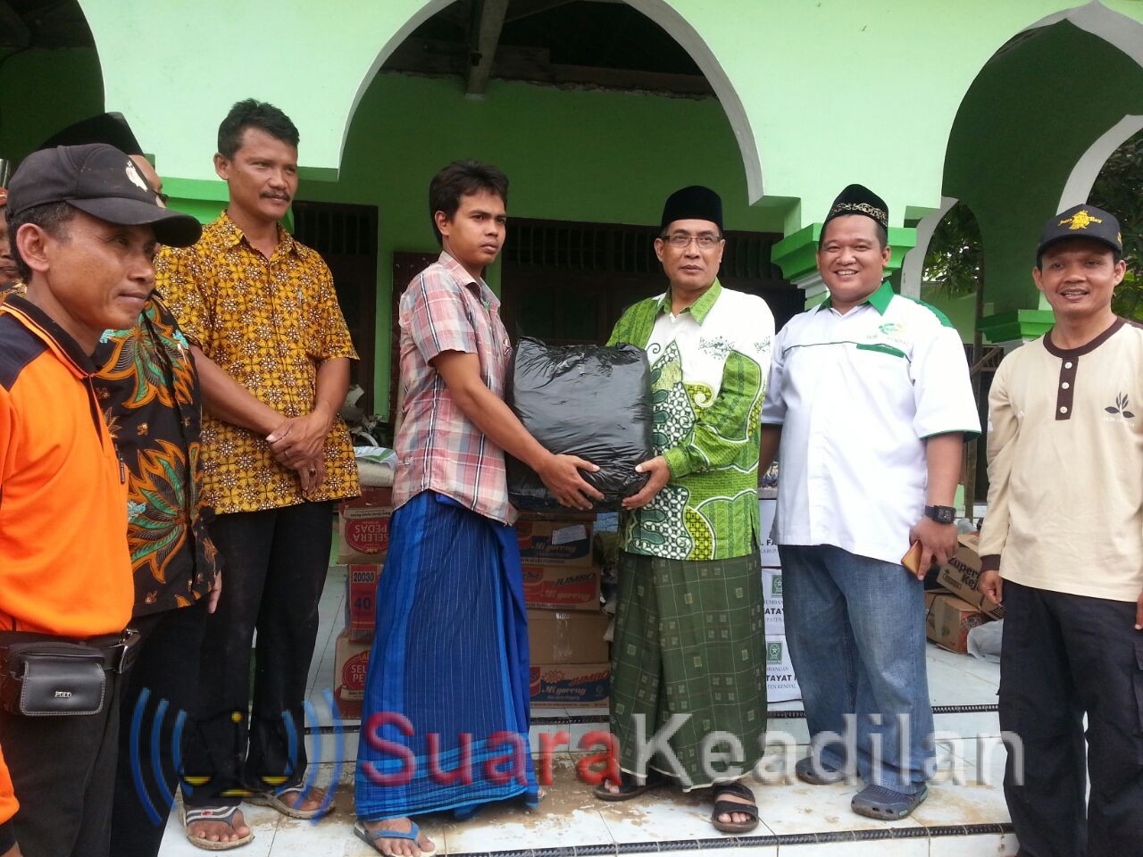 NU Care-Lazisnu Salurkan Bantuan Kepada Korban Banjir