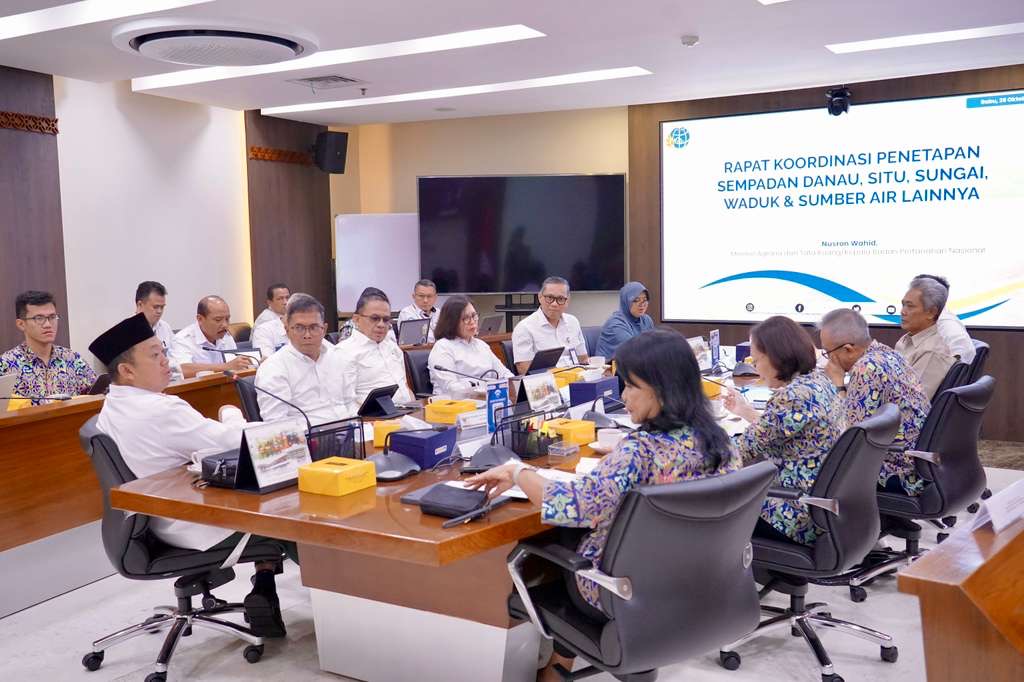 Bahas Penertiban Sempadan Sungai, Menteri Nusron Ingatkan Pentingnya Langkah Antisipatif Jelang Musim Hujan