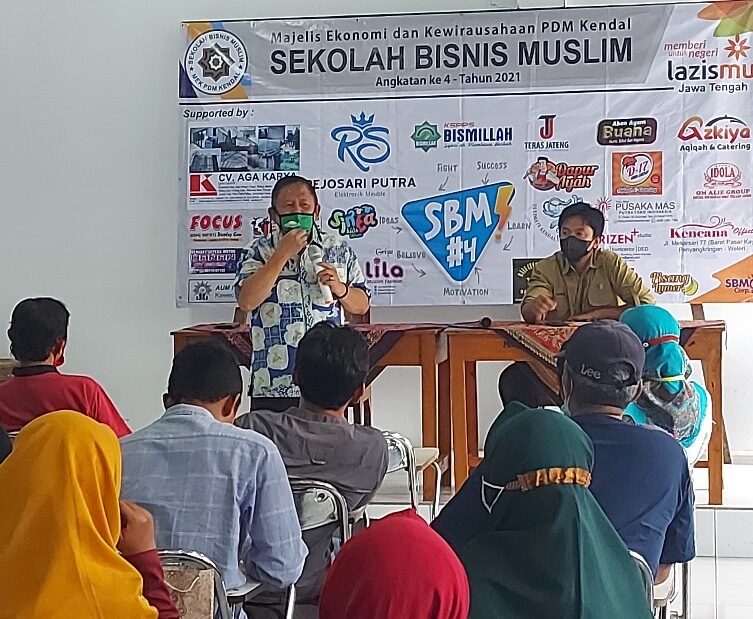 H Mastur Ceritakan Kisah Suksesnya Ke Siswa SBM
