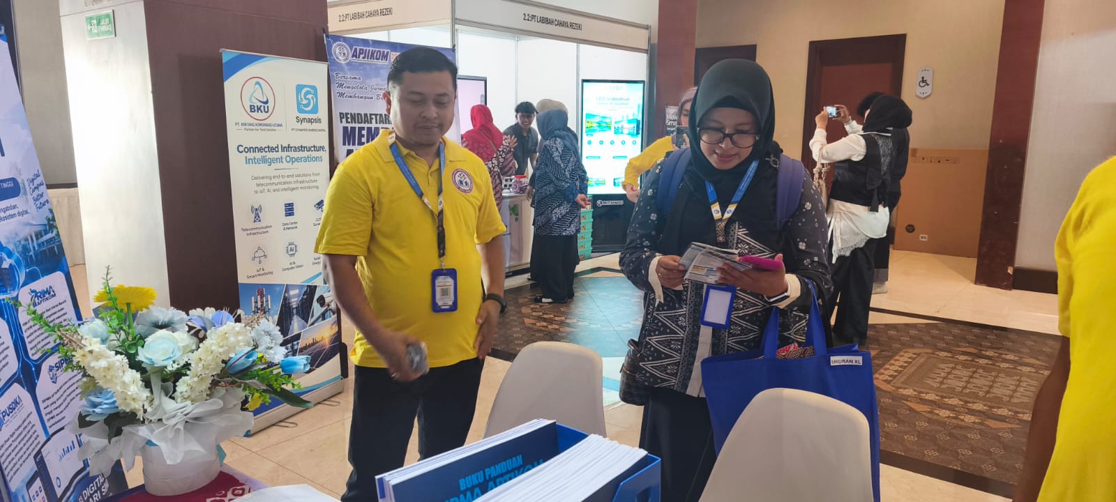 Buka Stand, APJIKOM Hadir dan Berkontribusi dalam MUNAS APTIKOM 2026
