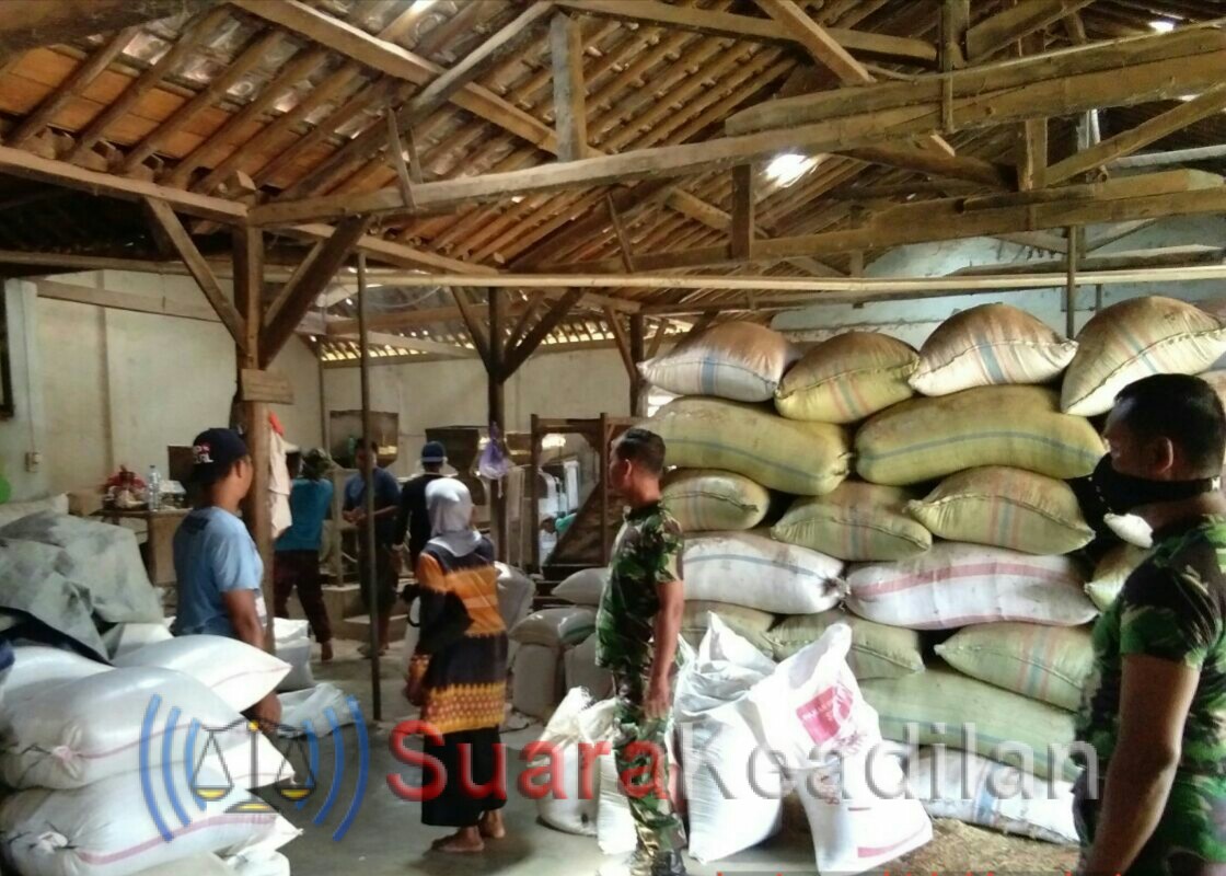 Babinsa TNI Cek Ricemil Untuk Pastikan Stok Penyerapan Gabah