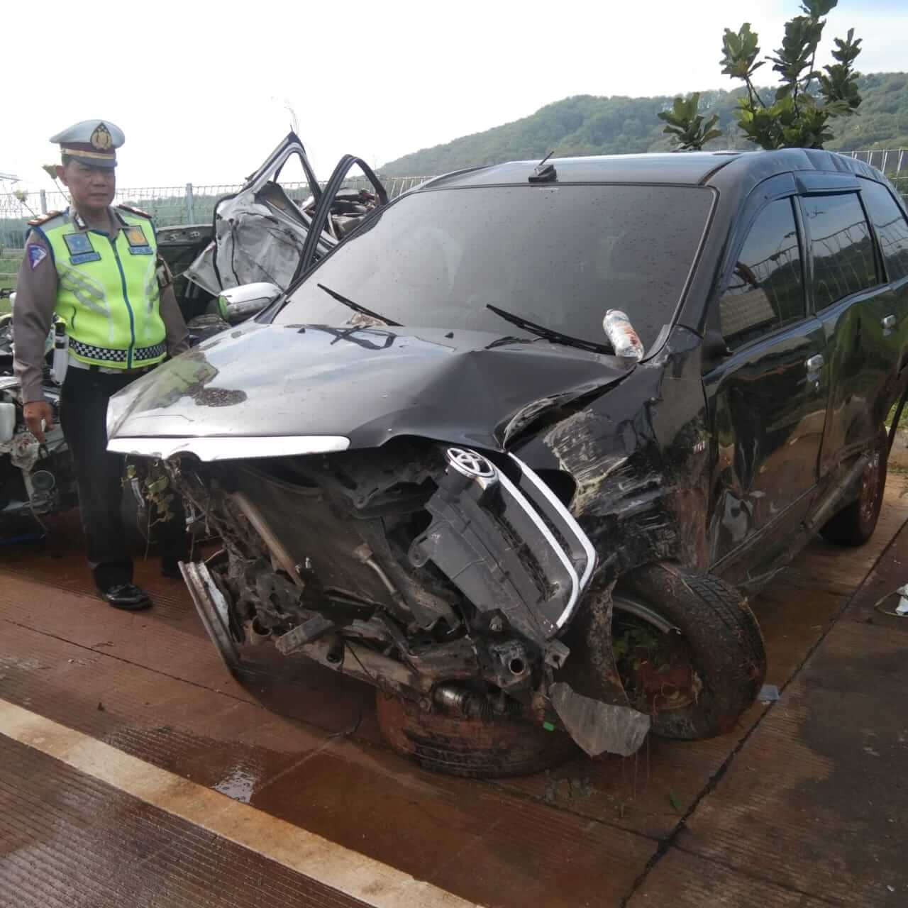Dua Penumpang Avanza Tewas Di Tol Alas Roban