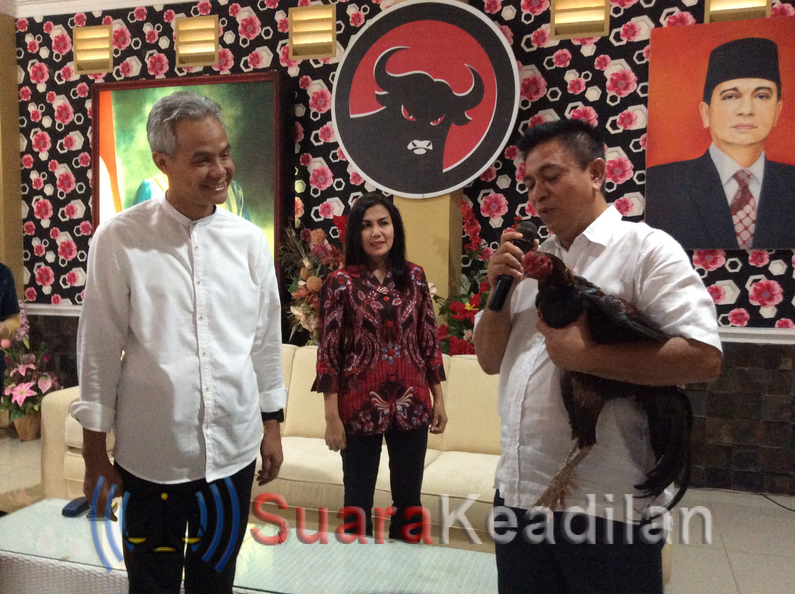 Murdoko Beri Ganjar Ayam Jago, Sebagai Simbol Jagoan