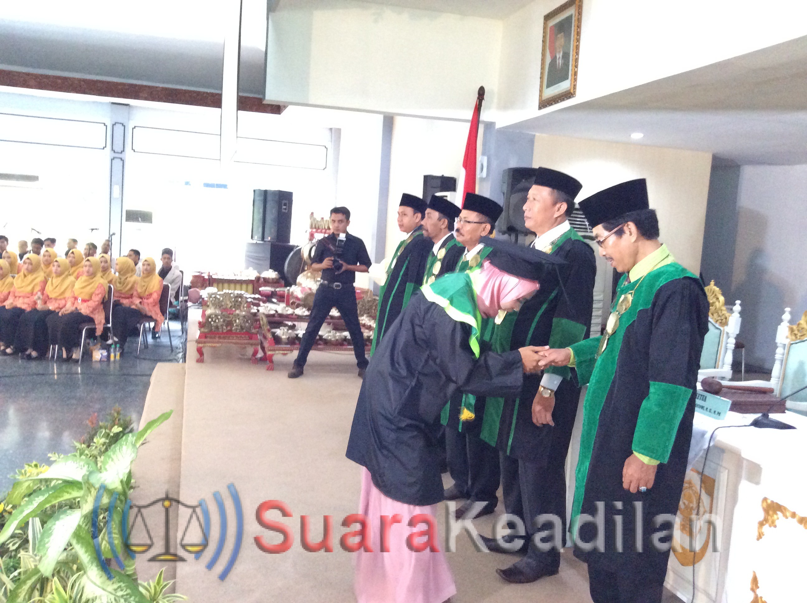 Zuni Astutik Wisudawan Terbaik  STIK KE-VII