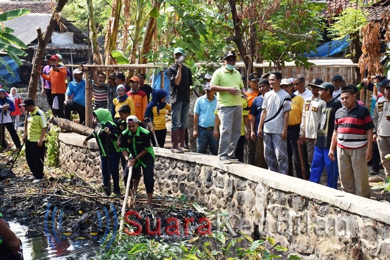 Asip Kholbihi Tinjau Saluran Irigasi Perbatasan