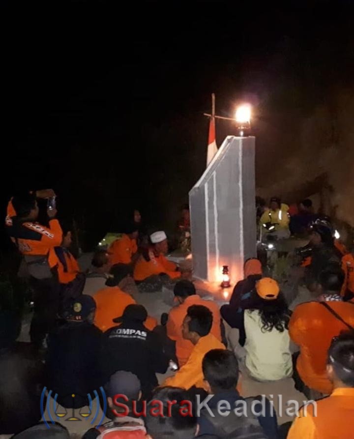 1 Tahun Tragedi Jatuhnya Helikopter Basarnas, Kansar Semarang Do’a Bersama Di Tugu Monumen
