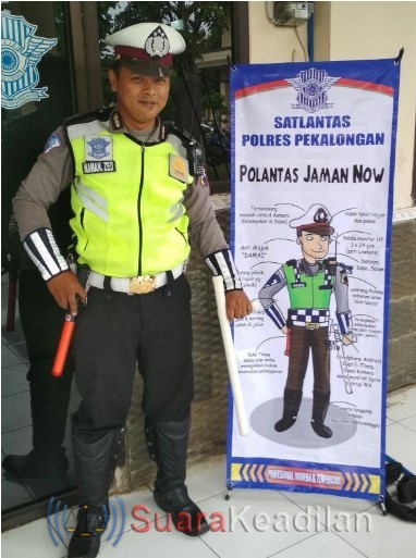 Spanduk Kocak Dan Kreatif Dari Sat Lantas Polres Pekalongan, Yang Bikin Ngakak Pingin Guling-Guling
