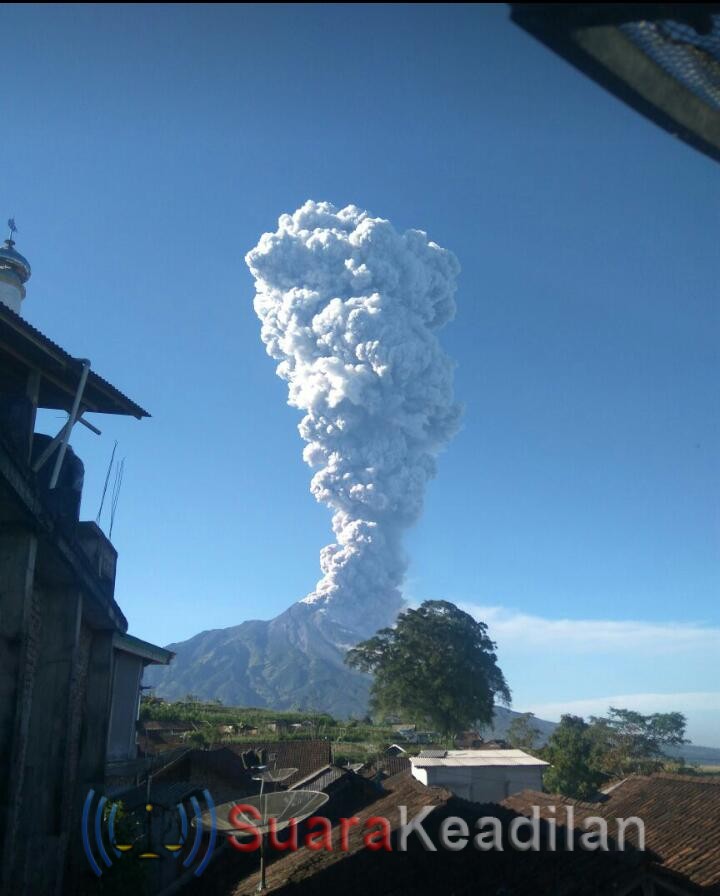 Gunung Merapi Meletus ! Ketinggian Letusan 5.500 Meter