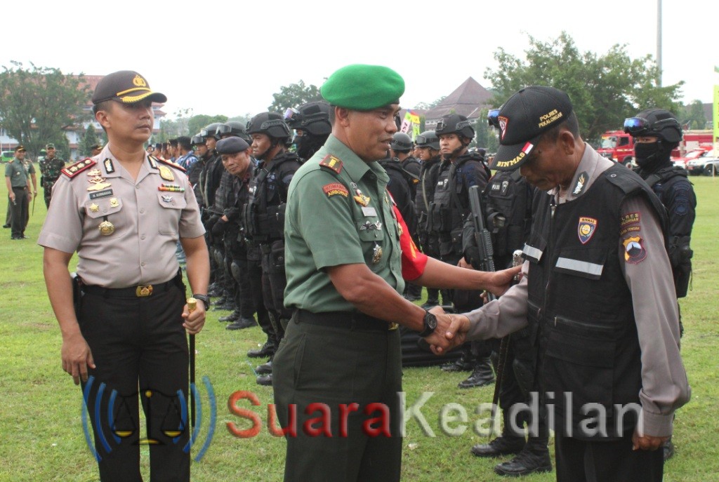 Ribuan Personil TNI – Polri Di Kerahkan Dalam Apel Gelar Pasukan Persiapan Pengamanan Kunjungan Kerja Presiden