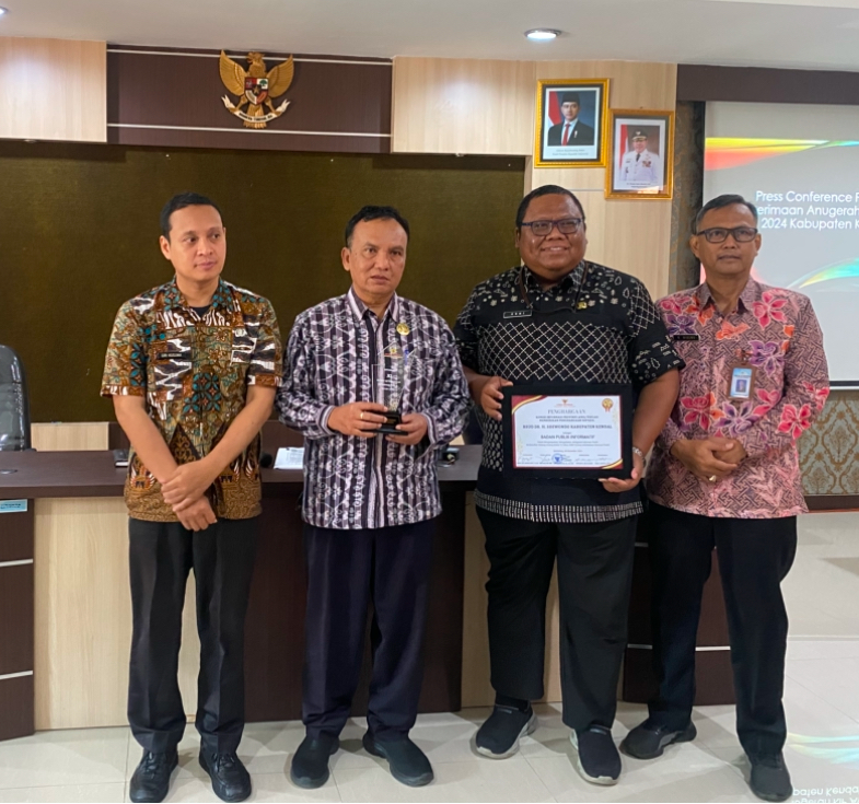 RSUD dr H Soewondo Terima Penghargaan Badan Publik Yang Informatif