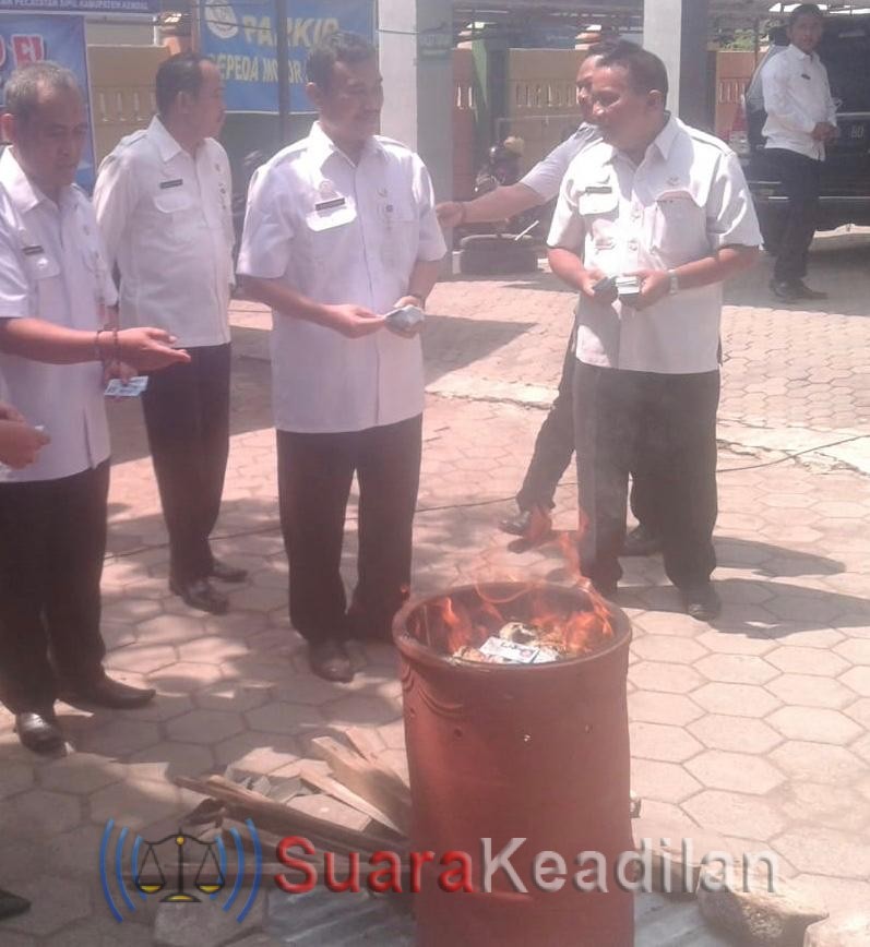 Puluhan Ribu Keping KTP Rusak Dimusnahkan