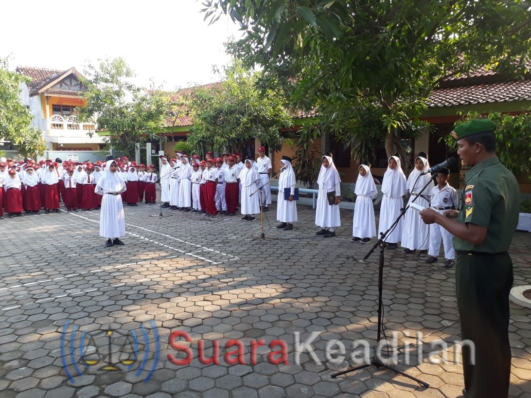 Sertu Mutadin Siswa SDN Kalibuntu Hidup Disiplin