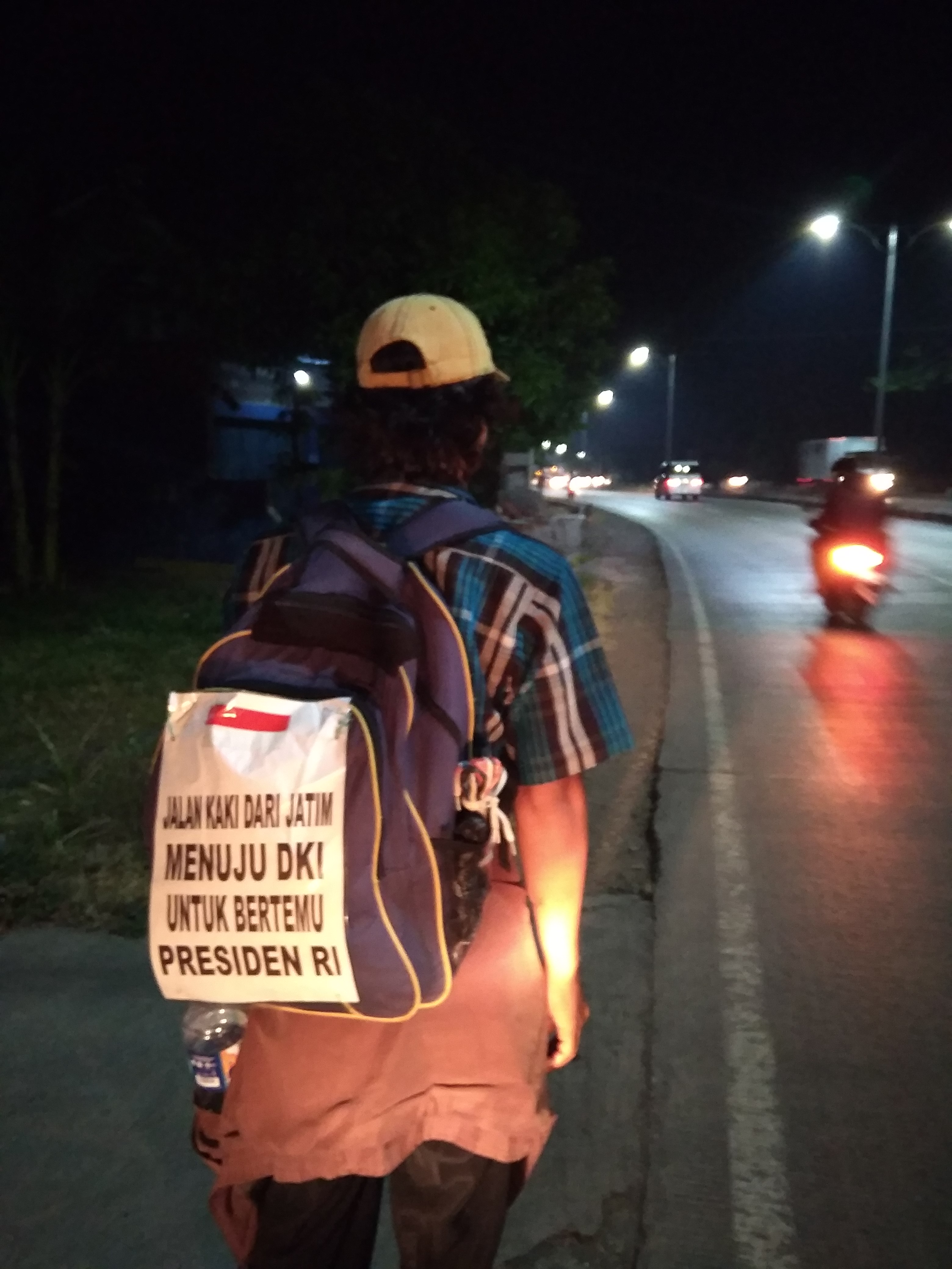 Aksi jalan kaki dari Nganjuk ke Jakarta