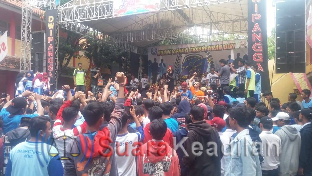 Jihan Audy Goyang SMK Bhakti Persada