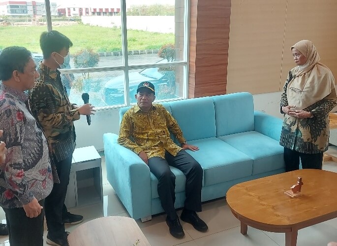 Menko PMK Minta Polifurnika Kendal Mandiri Tak Andalkan APBN