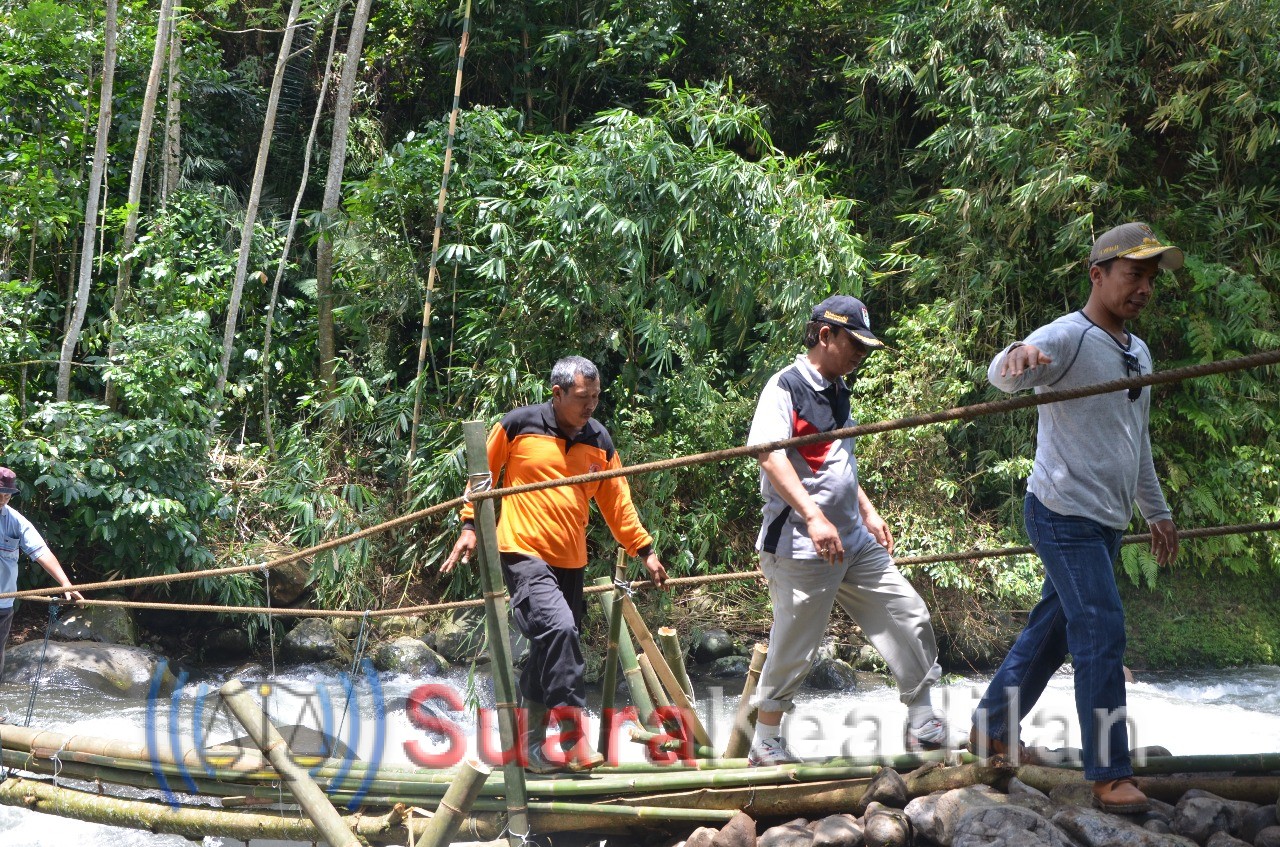 Jembatan Gantung Ambruk, Wihaji Kerahkan Masyarakat Bangun Jembatan Darurat