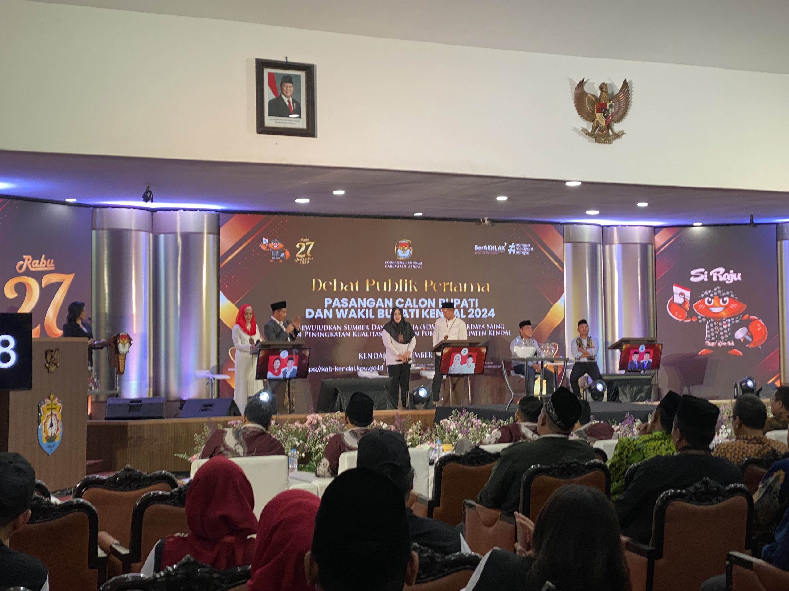 Debat Perdana Pilkada Kendal, 3 Paslon Adu Gagasan Terbaik