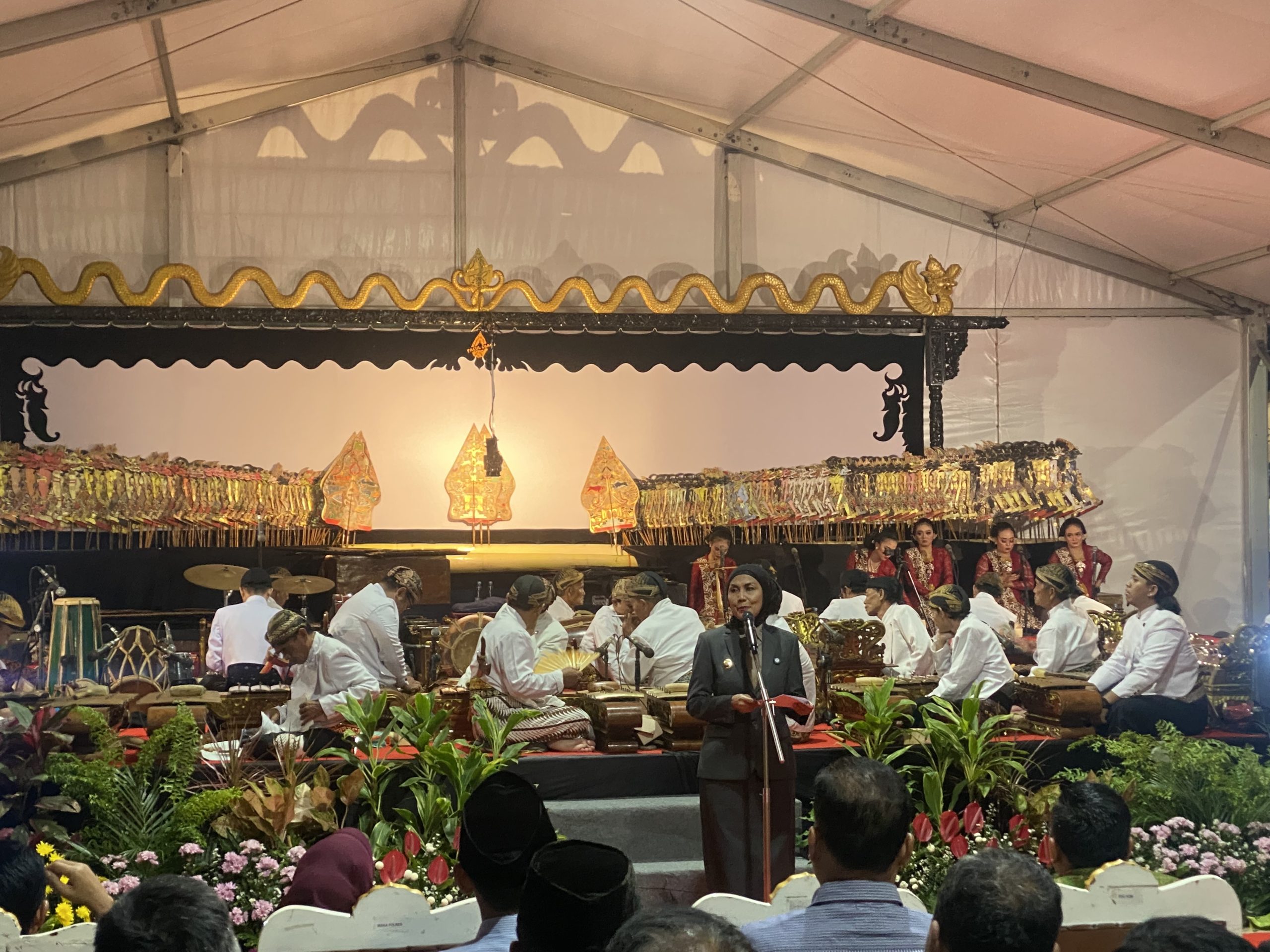 Wayang Kulit Dengan Lakon Srikandi Mbangin Kendal Ikut Meriahkan HUT Kendal Ke-420