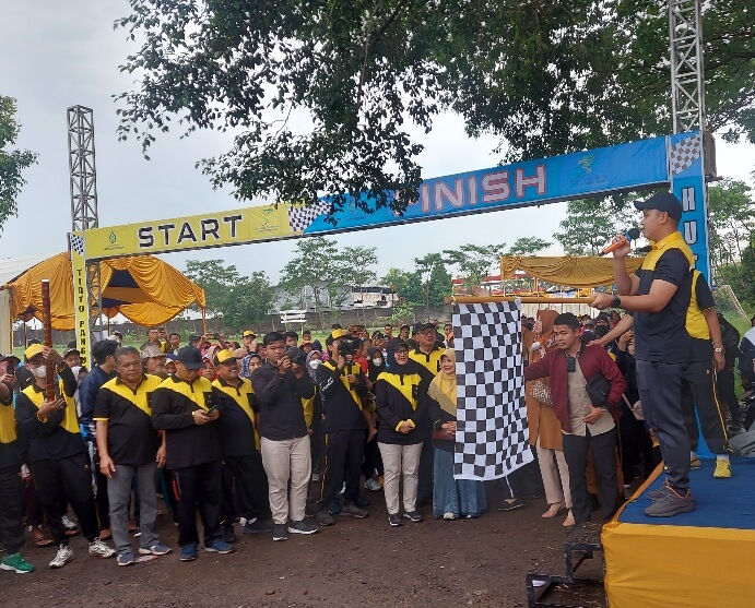 Jalan Sehat, Perumda Air Minum Tirto Panguripan Berhadiah Umroh Diserbu Peserta