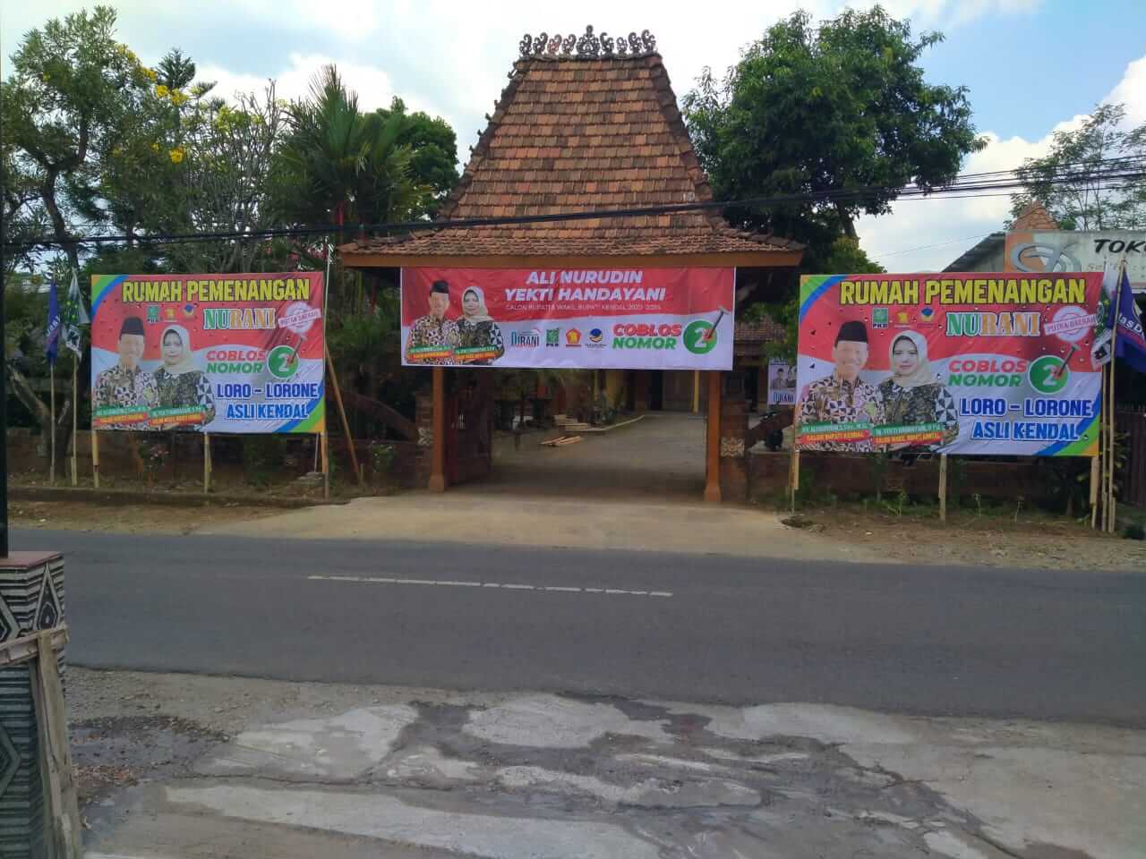 Nurani Resmikan Rumah Pemenangan Hingga Hadiri Gelaran Kuda Lumping