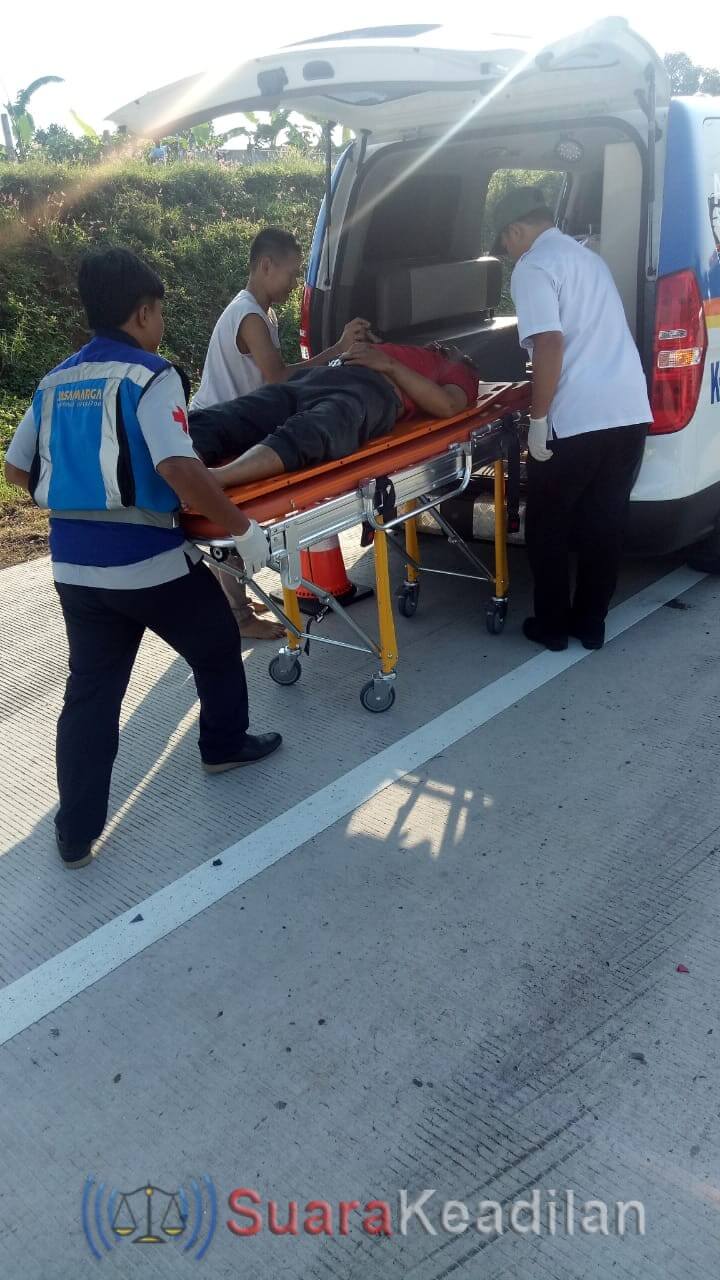 CRV Tabrak Xenia Parkir, 1 Tewas 2 Luka Berat