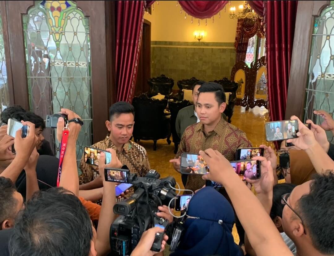Kunjungi Gibran, Dico Bahas Politik Hingga Pembangunan Masjid