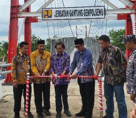 Jembatan Gantung Gempolsewu Diresmikan, Fadholi Dorong Dijadikan Destinasi Wisata