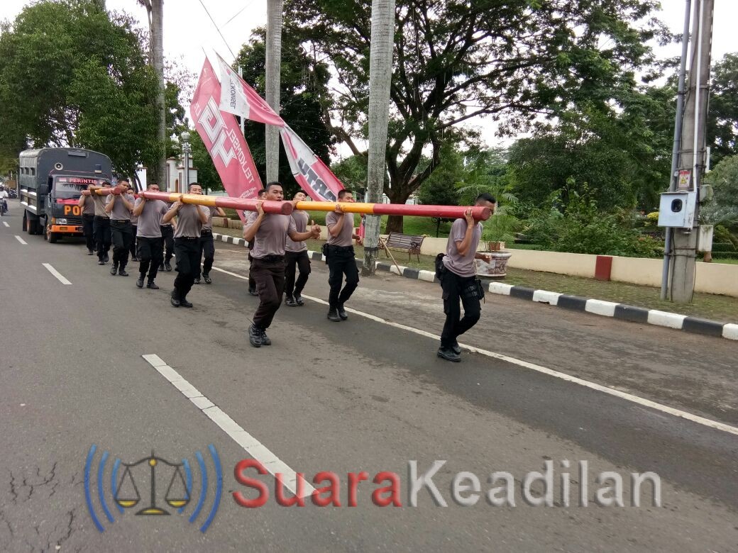 Jaga Kebugaran, Anggota Sat Sabhara Melaksanakan Lari Balok