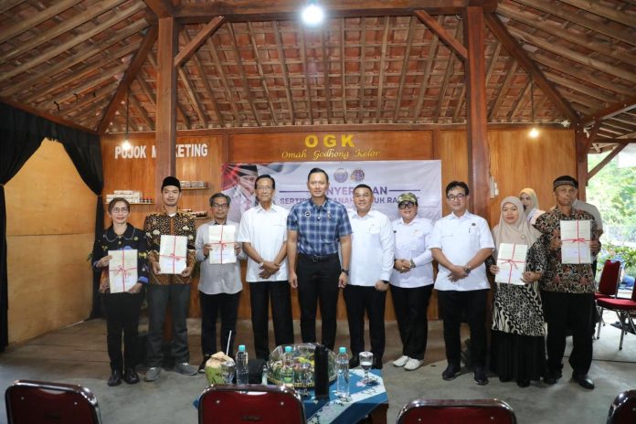 0f196d30-4b47-40a9-9780-707cb2a5be40